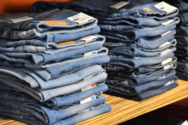 mengapa-jeans-berwarna-biru