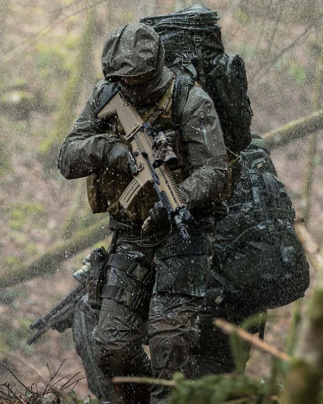 baju tactical menggunakan bahan Gor-Tex
