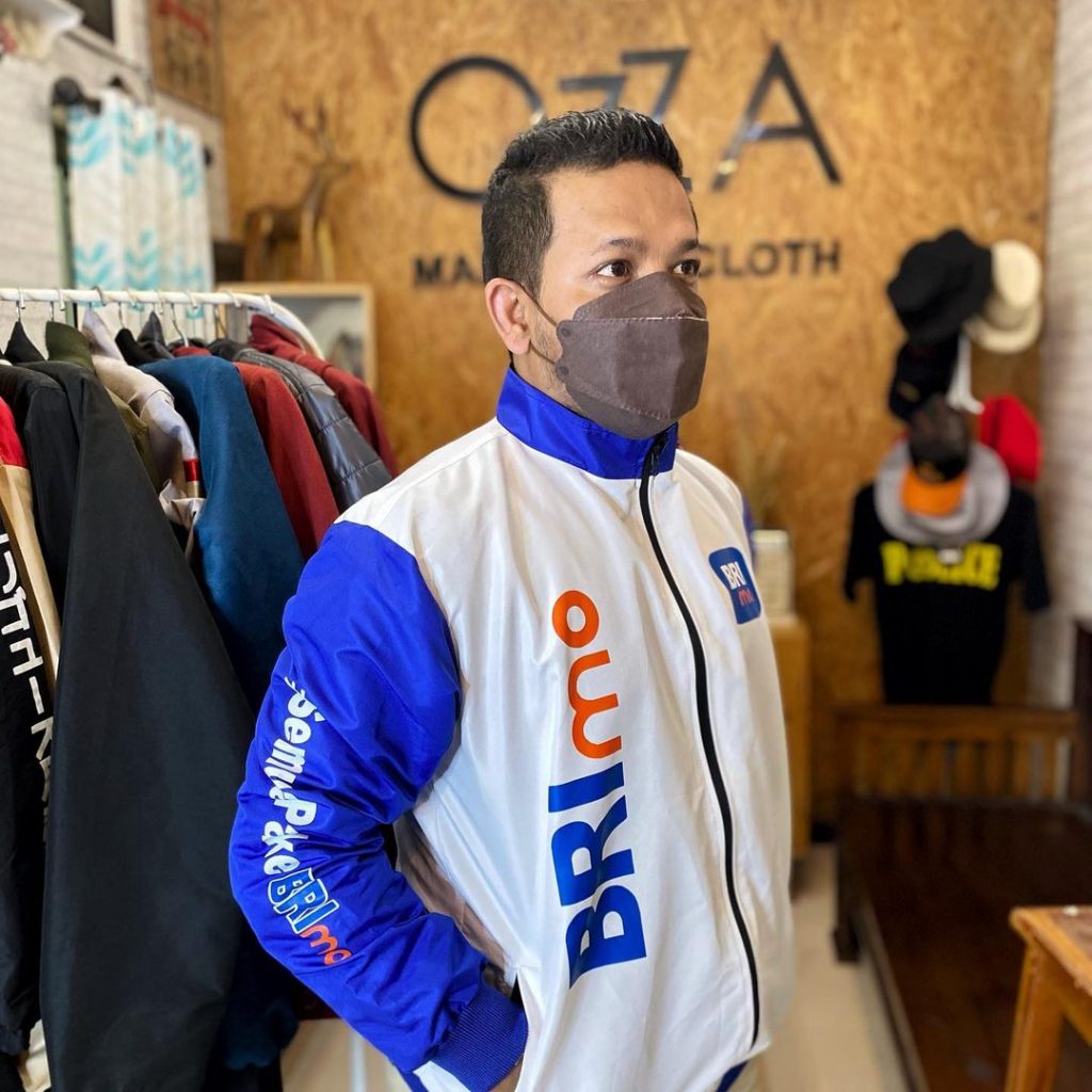 Custom Jaket Parasut Bank BRI