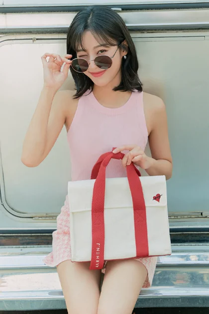 Marhen J Roy Mini Heart Signal Bags