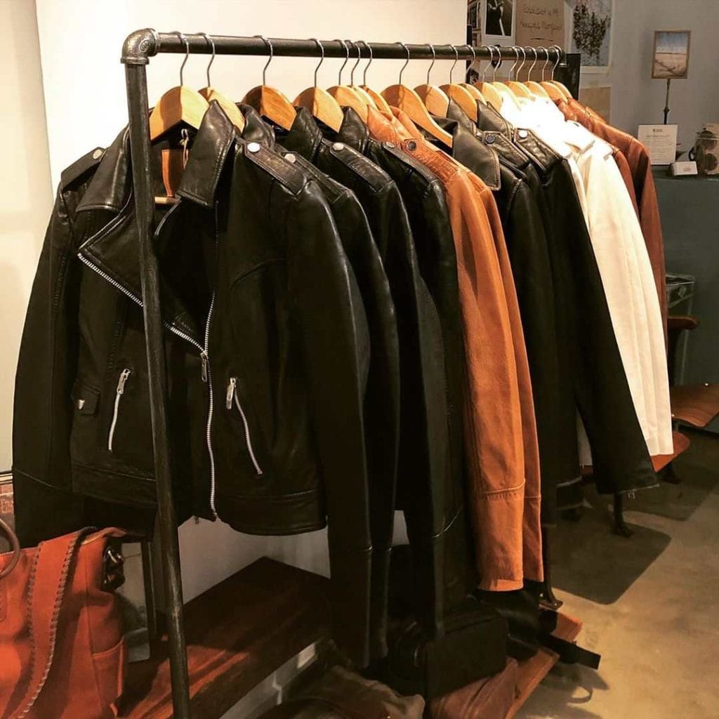 Cara Menyimpan Jaket Outdoor