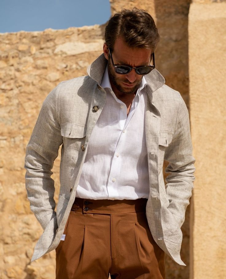 Padu Padan Pakaian Linen Pria Menggunakan Structured Jacket
